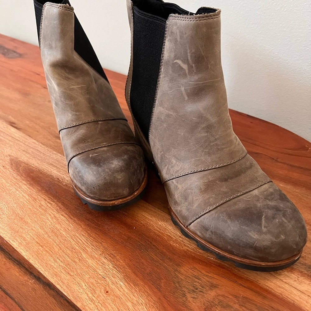 Sorel Lea Wedge Brown Leather Ankle Boots‎ size 8.5